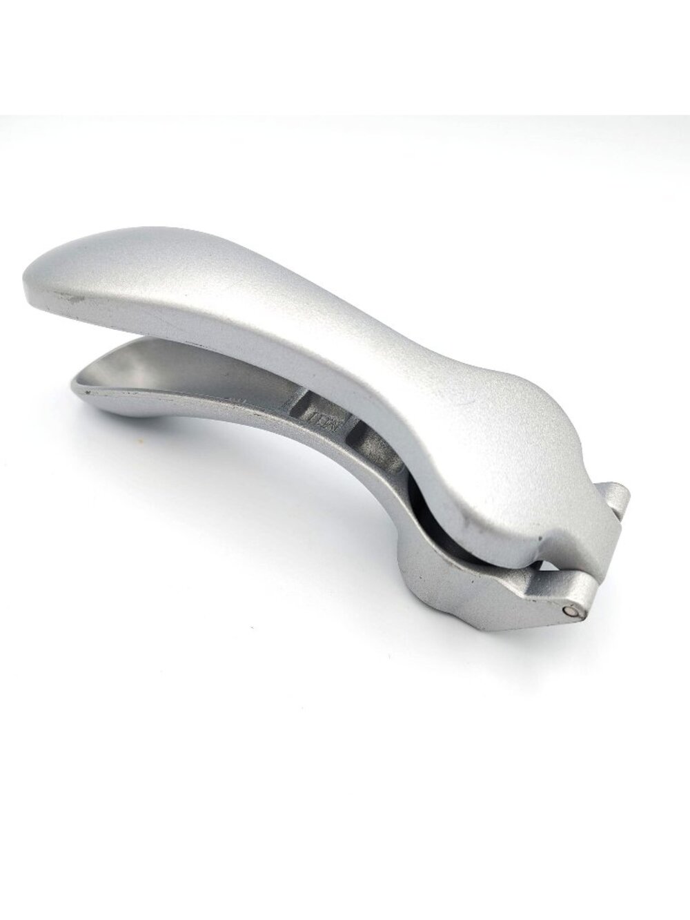 Pampered Chef Garlic Press M21 Silver Heavy Duty Garlic Crusher Kitchen Tool